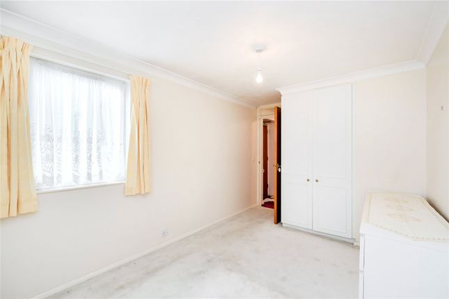 33, Portland Close, Chadwell Heath photo 4