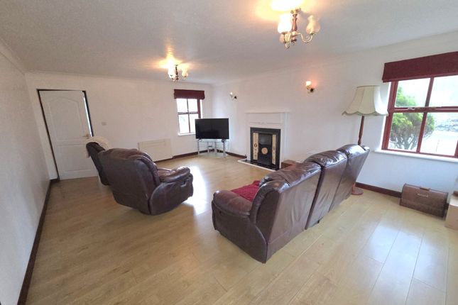1 Roseline Estate, Carnkie Helston Cornwall, Helston photo 3