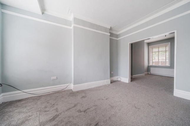 52, Tootal Drive, Salford photo 2