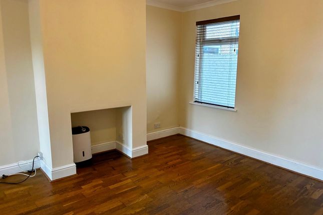 95 , Redcliffe Street, Swindon photo 3