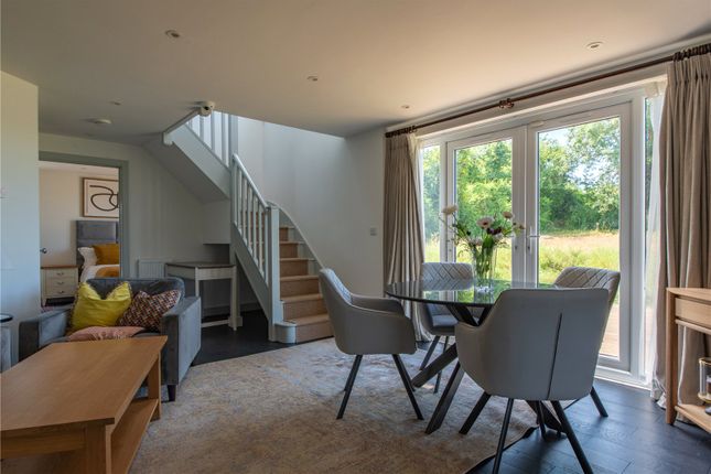 Lower Basildon View Cottage,, Reading Road, Reading photo 4