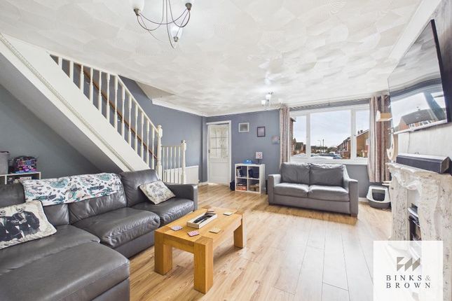 26, Larkswood Road, Corringham photo 3