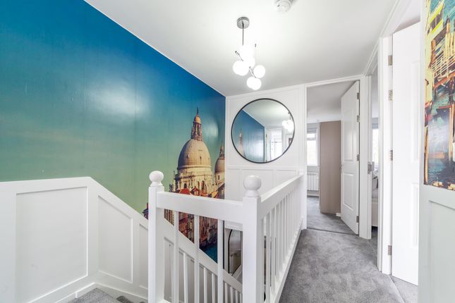 Flat to rent in Newman House, St Georges Road, London