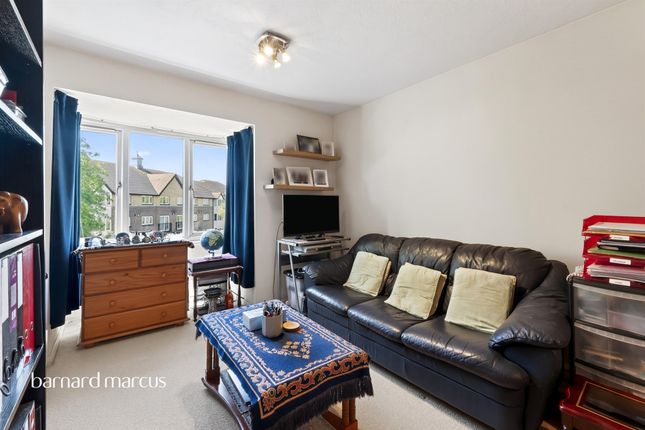 Flat 7, 23, Cotswold Way, Worcester Park photo 3