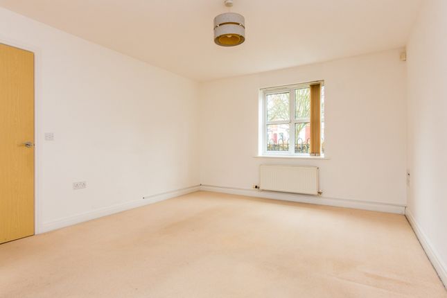 2, Walnut Tree Court, Higham Ferrers photo 4