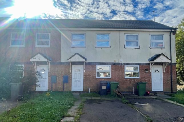 2-bed house on 22, Peterborough, £950/mo