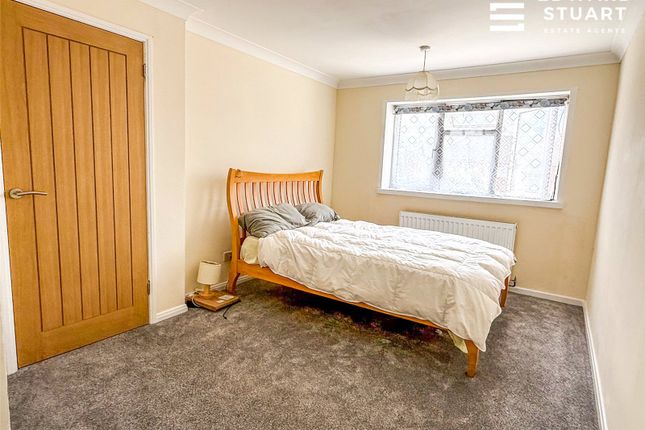 12, Ling Garth, Cambridgeshire photo 3