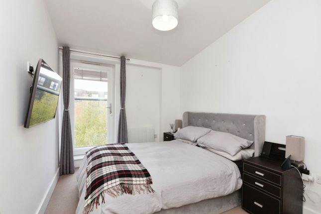 Flat for sale in Upper Charles Street, Camberley