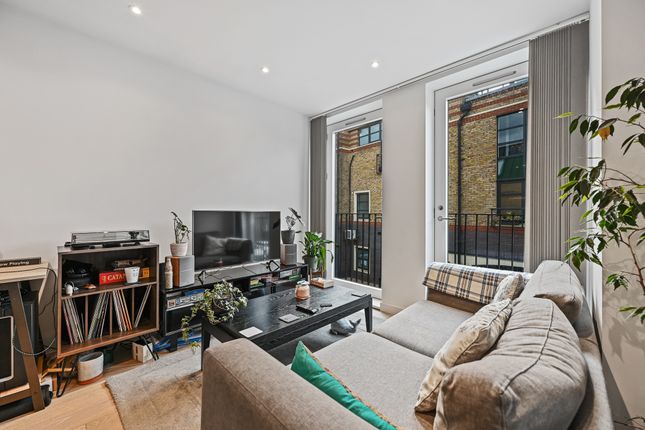 Flat for sale in Albion Court, Hammersmith, London