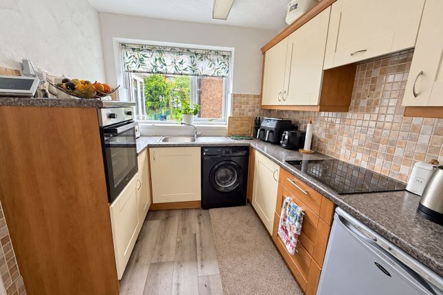 107, Hall Lane Estate, Crook photo 4