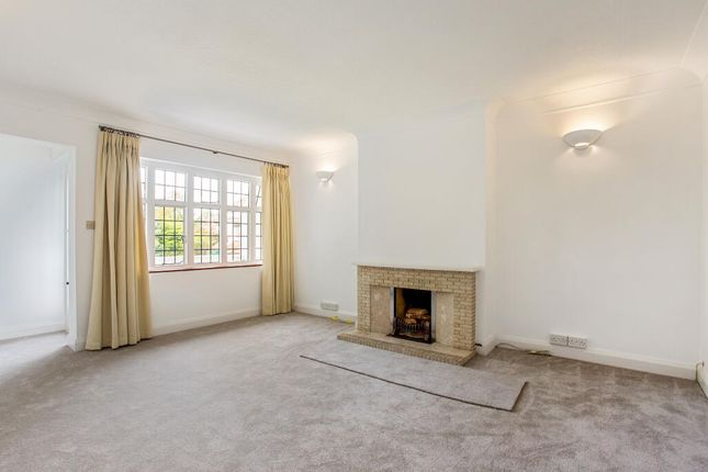 9 Raleigh House, Watts Road, Thames Ditton photo 3