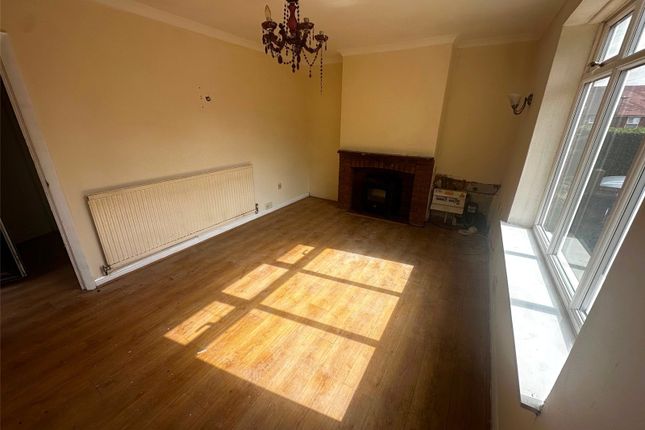 4, Pagnell Grove, West Midlands photo 3