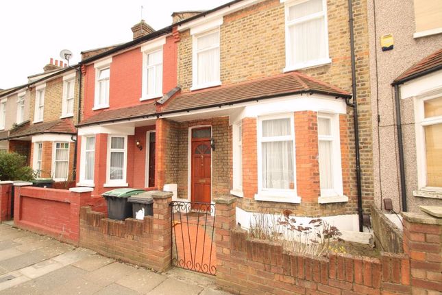 3 bed terraced house to rent in Paisley Road, London N22