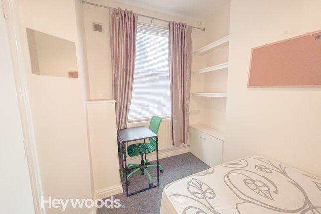 Terraced house to rent in Broad Street, Newcastle-Under-Lyme