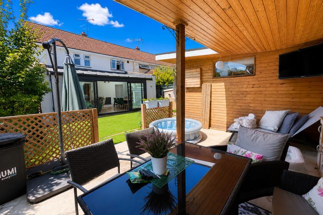 38, Pearsons Avenue, Rayleigh photo 2