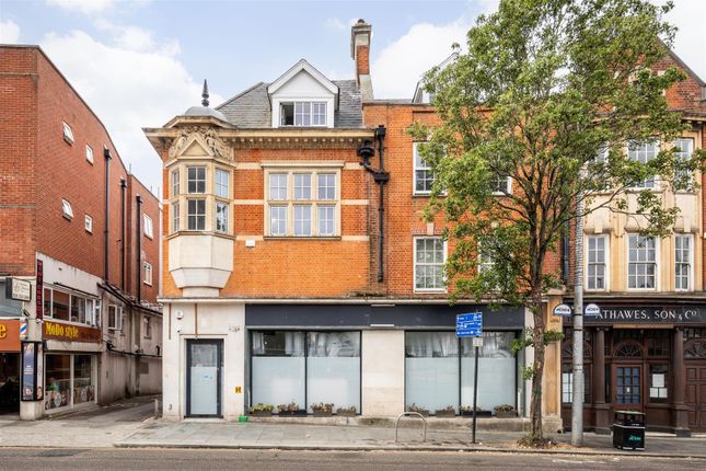2-bed house on Flat 5 Bank Chambers Apartments 199A, High Street, London, £2,500/mo