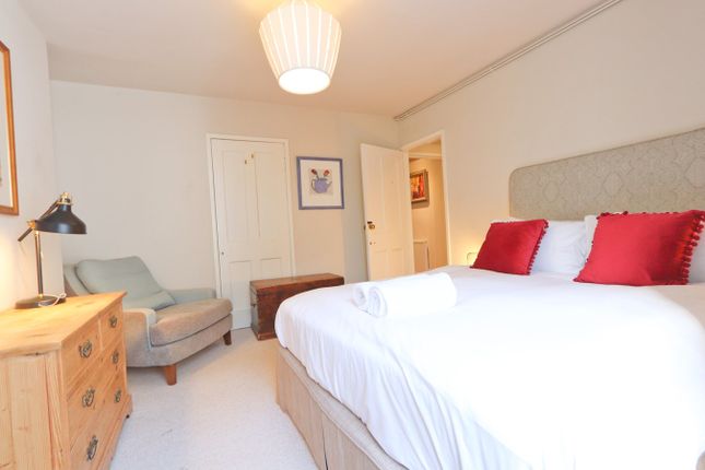 Flat to rent in Oakfield Place, Bristol