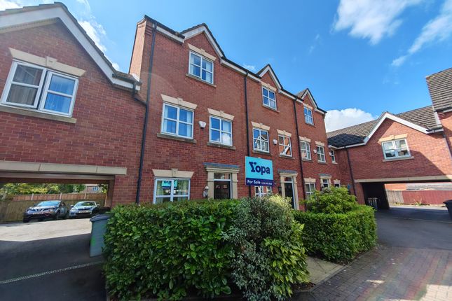 Thumbnail Town house for sale in Salisbury Close, Crewe