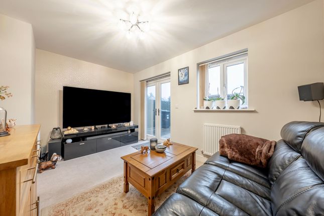 34 Heather Court, Harrogate photo 2