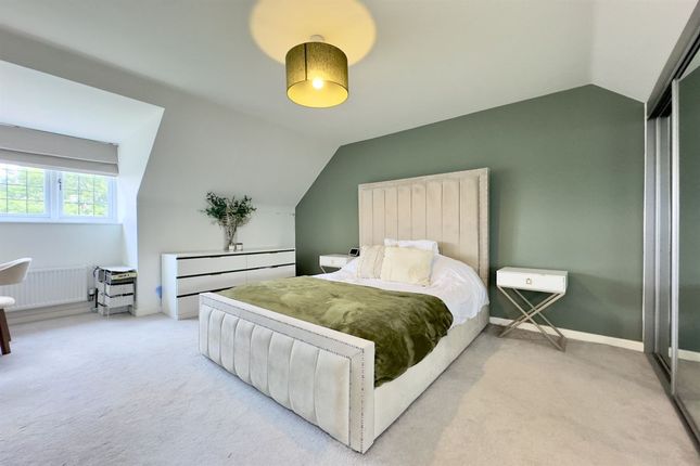 9 Brocklehurst Crescent, Stockport photo 4