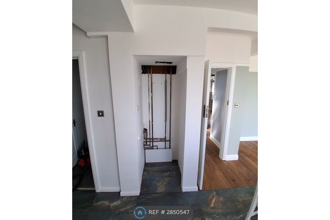 Winifred Road, Coulsdon photo 2