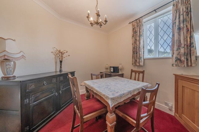 7 Braywood Cottages, Oakley Green Road, WINDSOR photo 4