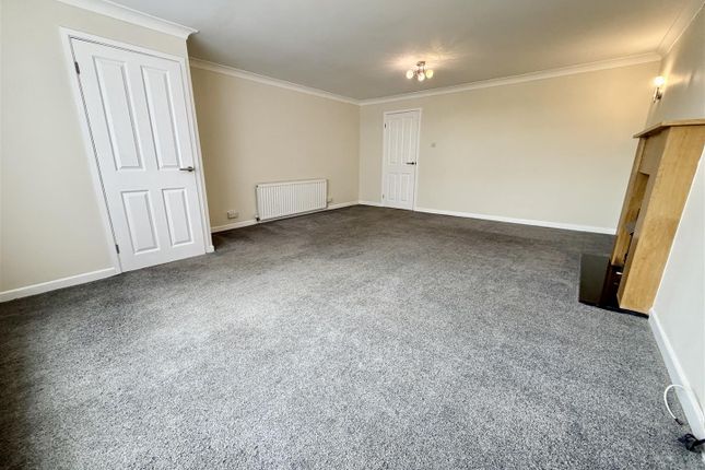 10, Bula Close, Leeds photo 3
