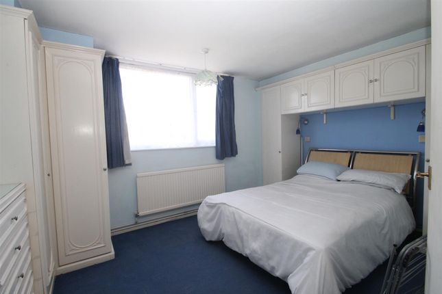 114 Wood View, Hemel Hempstead photo 4