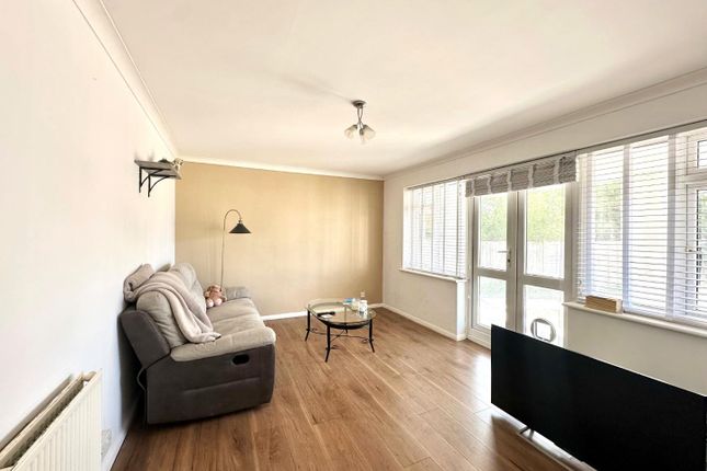 9 Farmlands Court, Farmlands Close, Polegate photo 3