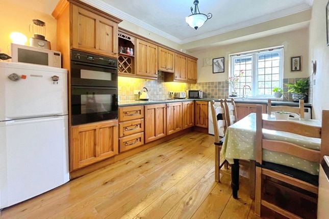 Flat 4, Downshill,, C, Farnham photo 4