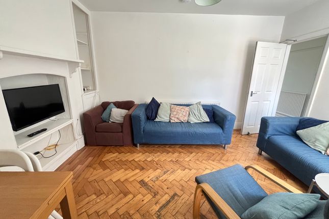 15, Wrentham Estate, Exeter photo 4
