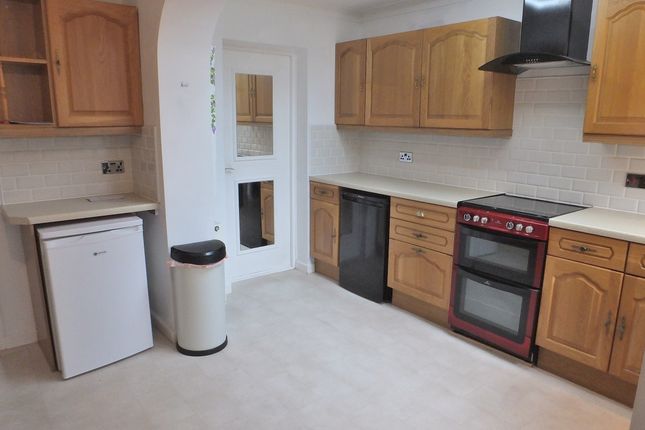 81, Stanton Road, Southampton photo 5