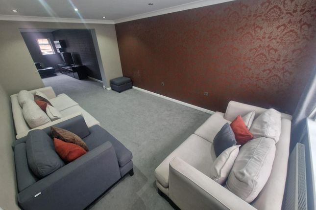 32 Bellflower Road, Leicester photo 3