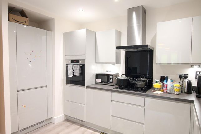 Flat 2 Midwinter Court, Chandos Road, Buckinghamshire photo 3