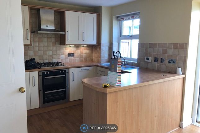 Milborne Road, Maidenbower, Crawley photo 2