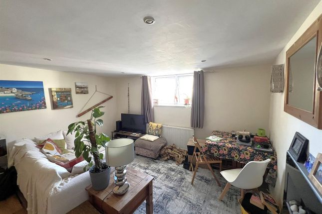 Flat 3, 19, Green Lane, Redruth photo 3