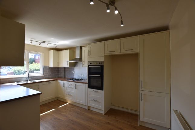 9, Copsewood, Peterborough photo 5