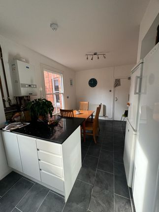Terraced house to rent in Worcester Street, Gloucester