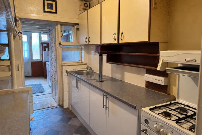 63, Spencer Road, Mitcham photo 4