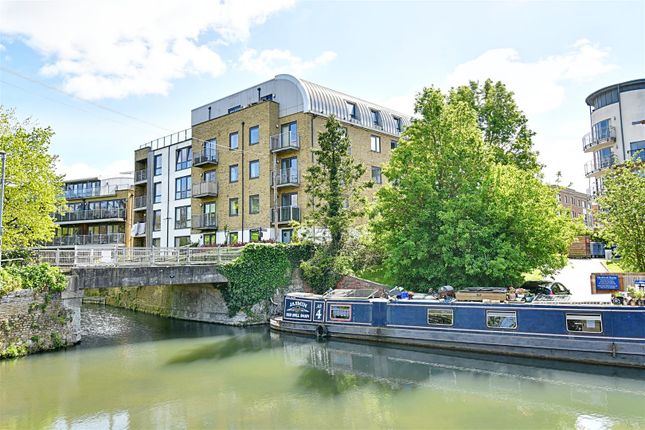 Flat for sale in Mead Lane, Hertford