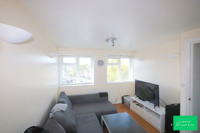 Flat for sale in Nether Street, North Finchley