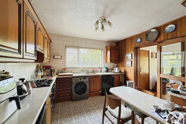 216, Bredhurst Road, Gillingham photo 4