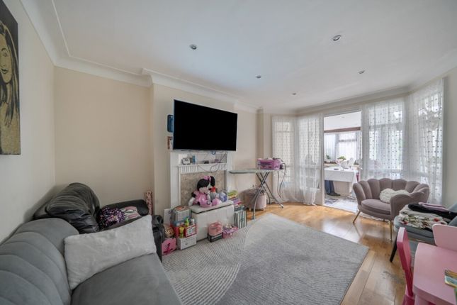 116, Girton Avenue, Kingsbury photo 3
