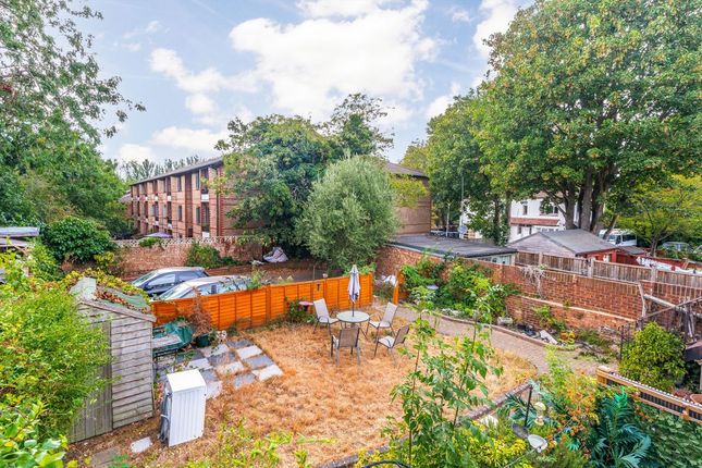 32B, Lower Boston Road, London photo 4