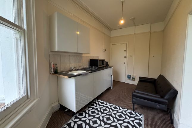 Room 2A, Torquay photo 2