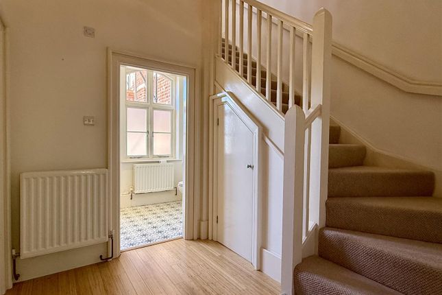 35, Frome Court, Hereford photo 3