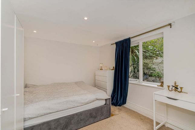 Basement Flat 2, 39, Charleville Road, London photo 4