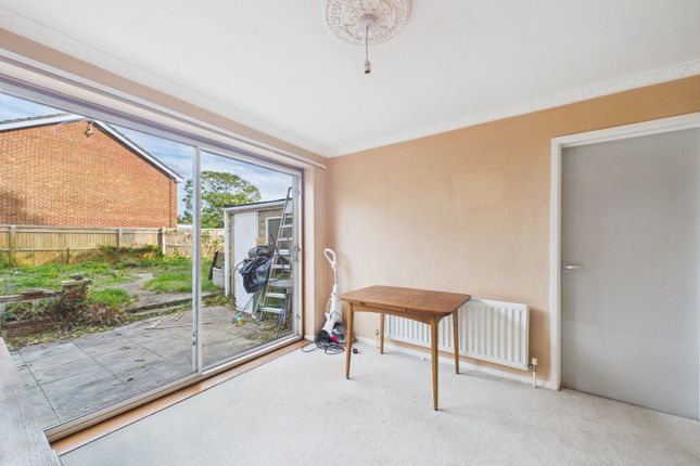11, Rushden Drive, Reading photo 4