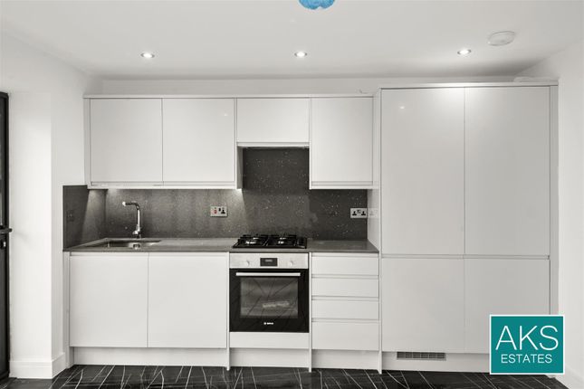 11B, Panhard Place, Southall photo 3