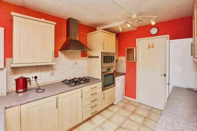 8, Montrose Close, Botley photo 4